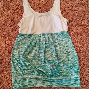 XERSION PERFORMANCE WORKOUT TOP, BUILT IN BRA, MED